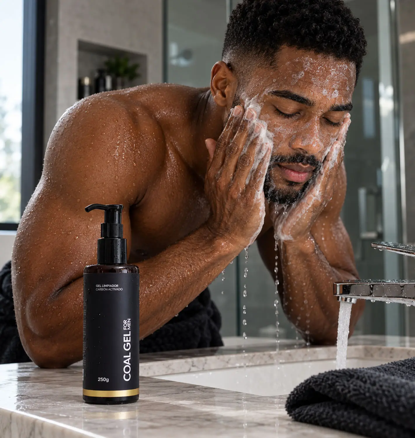 Limpieza facial con Coal Gel For Men